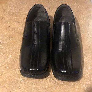 Deer Stags dress shoe.